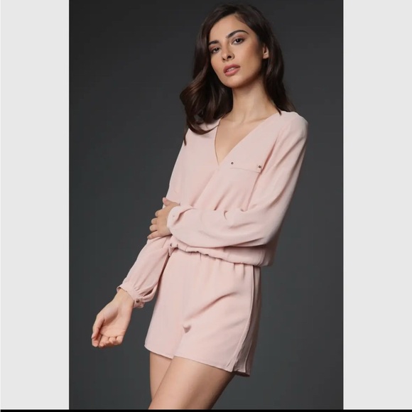 Blush romper with elastic waist - Picture 2 of 3